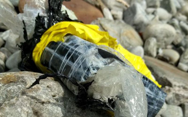 US tourist finds $56,000 worth of cocaine on Irish beach