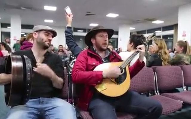 Nothing like an airport trad session. 