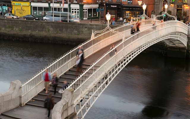 Ha\'penny Bridge, Dublin. 