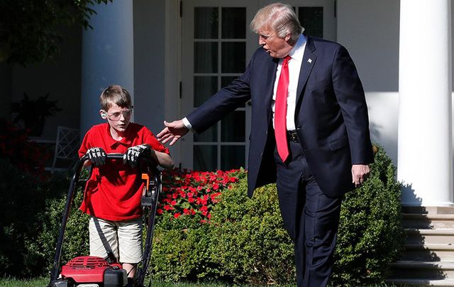 Frank Giaccio and Donald Trump on the lawn of the White House