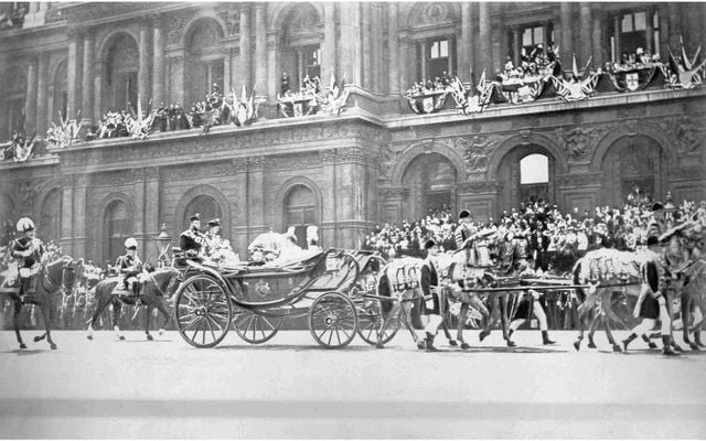 Queen Victoria\'s Royal visit to Dublin, Ireland, April 4 - April 26, 1900. 