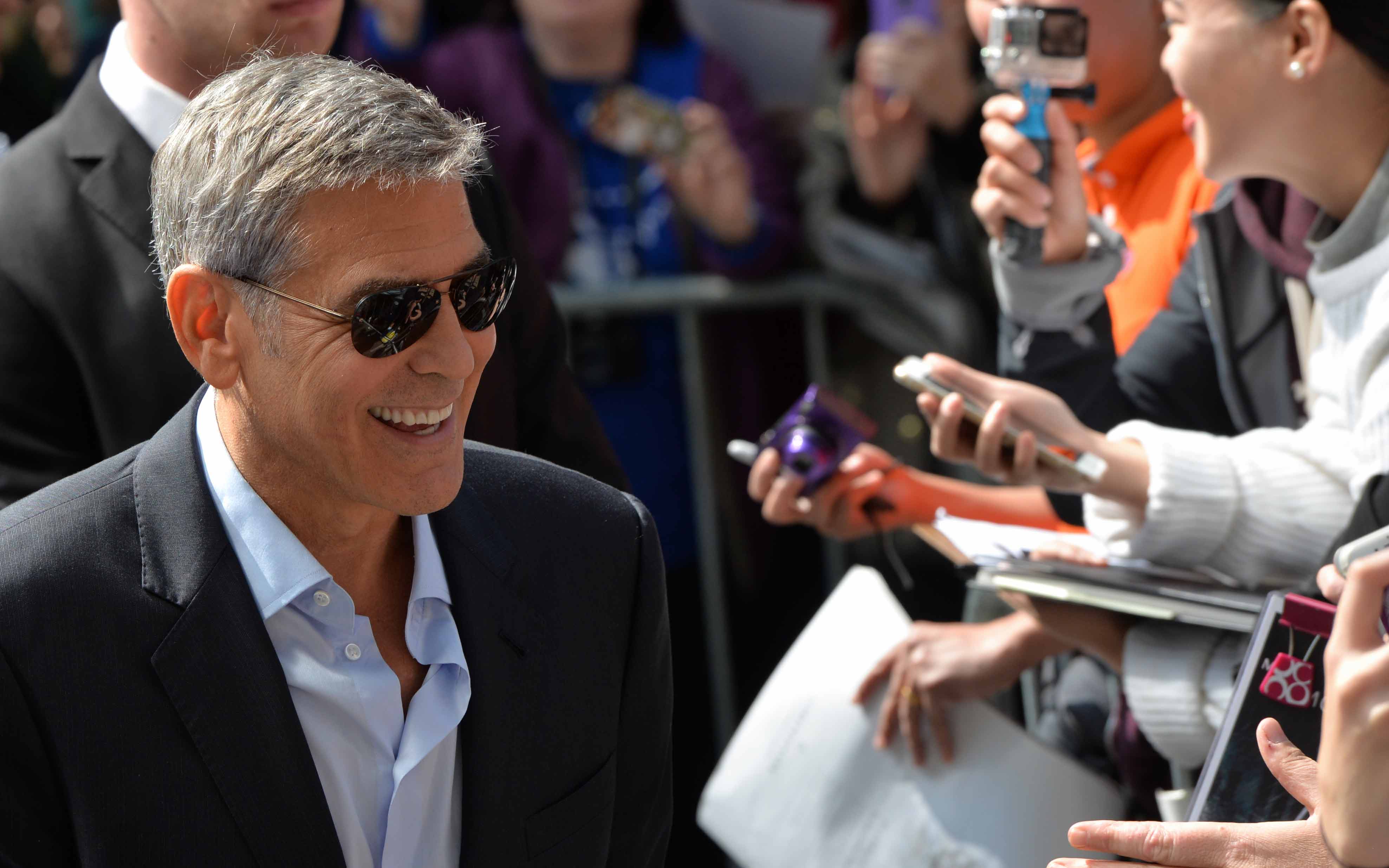 George Clooney donates $1 million to fight war crimes