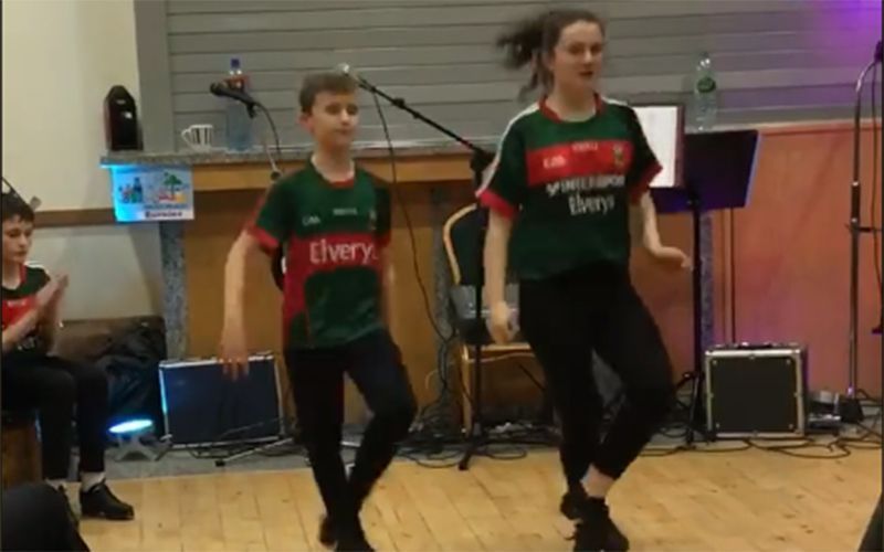 Mayo teenagers blow everyone away with incredible Irish dance routine