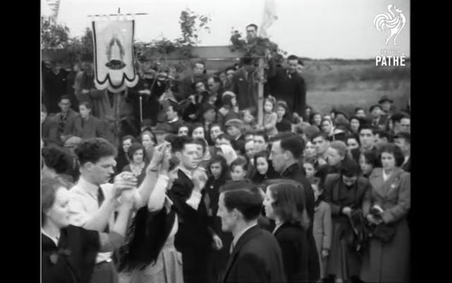 Drumshanbo locals dancing at the crossroads on St Patrick\'s Day in 1953.