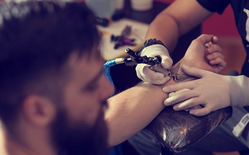 Irish girl’s happy ending as tattoo artist finally agrees to cover up self-harm scars