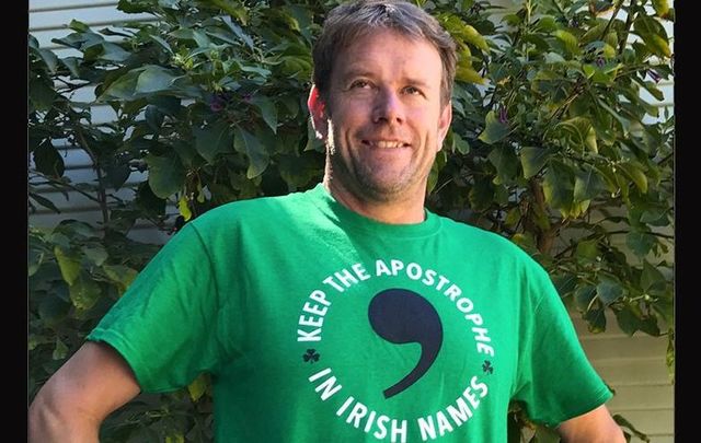 Matt O\'Leary wearing the Keep the Apostrophe in Irish Names t-shirt