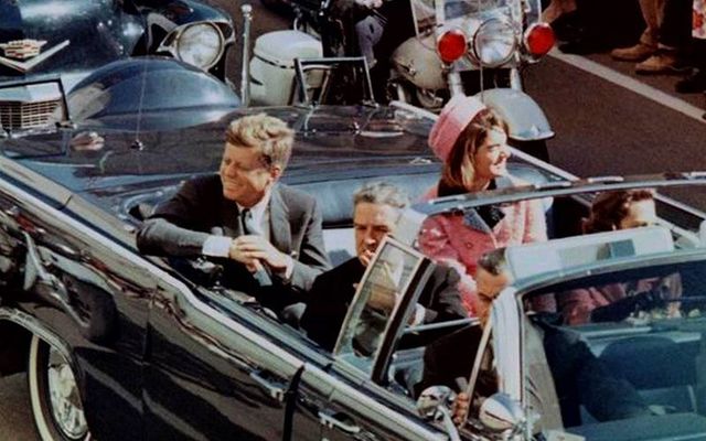 John F Kennedy and Jackie in the motorcade on that fateful day in November 22, 1963.