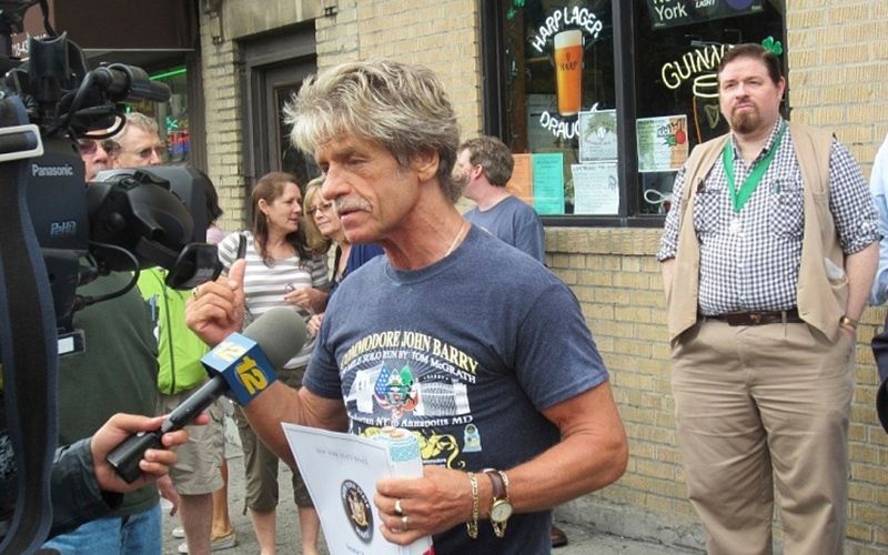 Irish ultra-distance runner warming up to run from Boston to New York