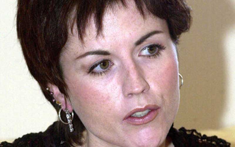 Huge crowds show up for Dolores O’Riordan wake in Limerick