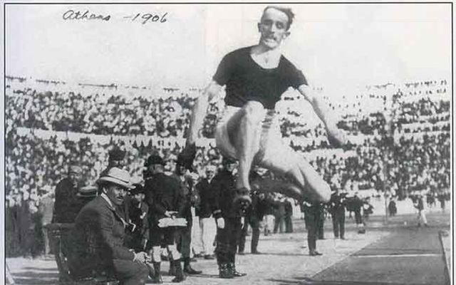 Peter O\'Connor competing in the 1906 Olympics. 