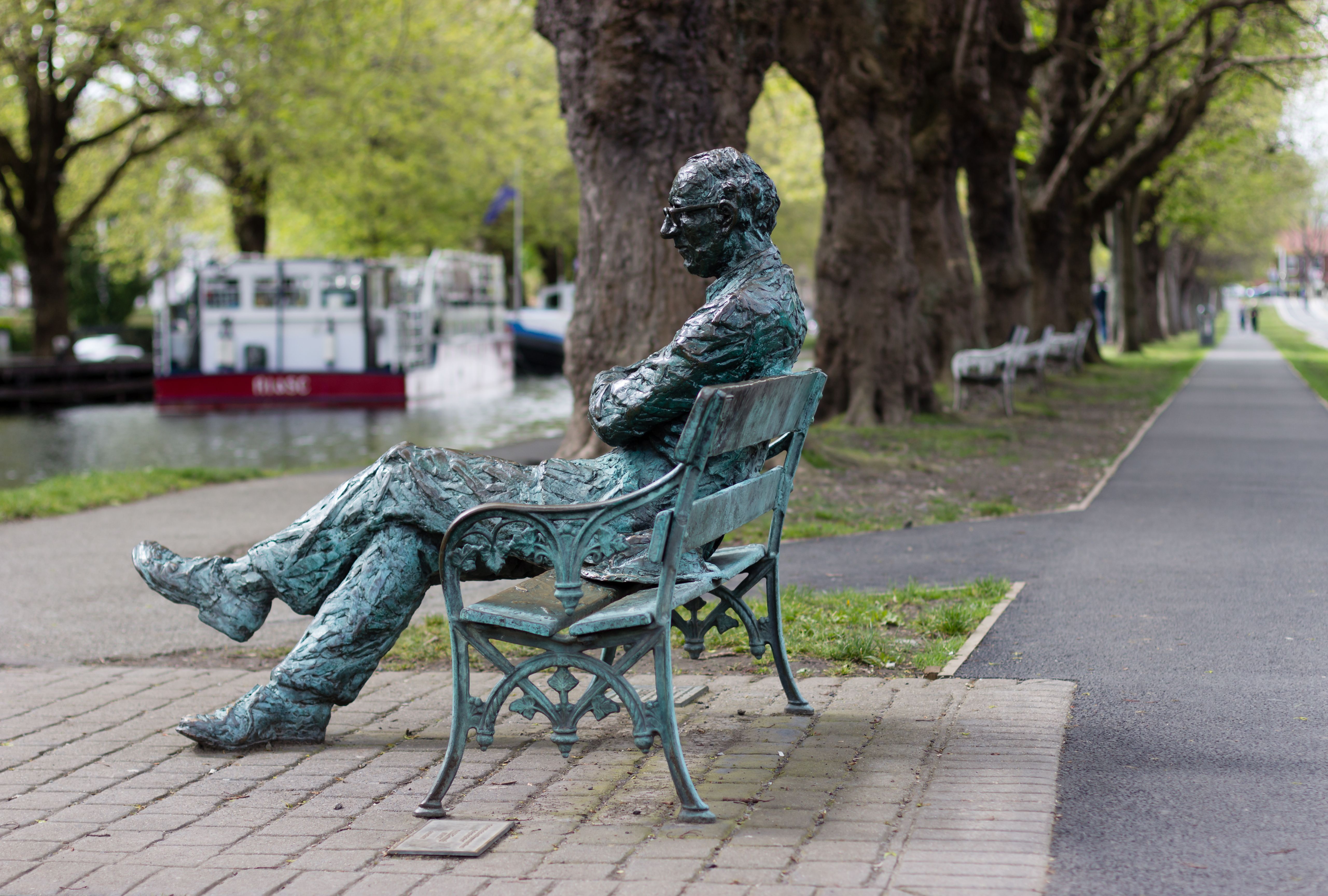 Story of Patrick Kavanagh's "On Raglan Road" with Luke Kelly