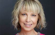 Best-selling Irish author passes at age 45 - she had revealed she was dying