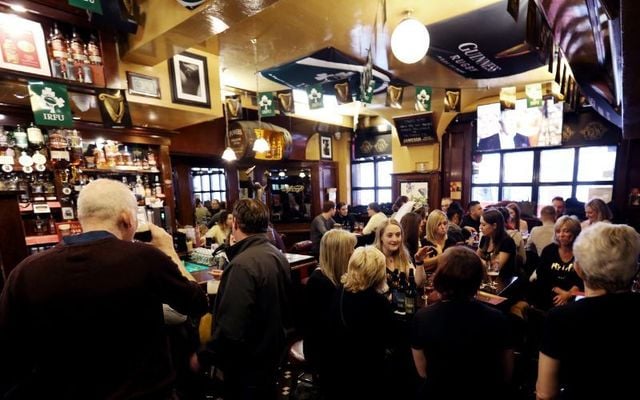 March 30, 2018: Dublin\'s Temple Bar packed with people on the first Good Friday since new legislation allowed pubs to remain open on Good Friday.