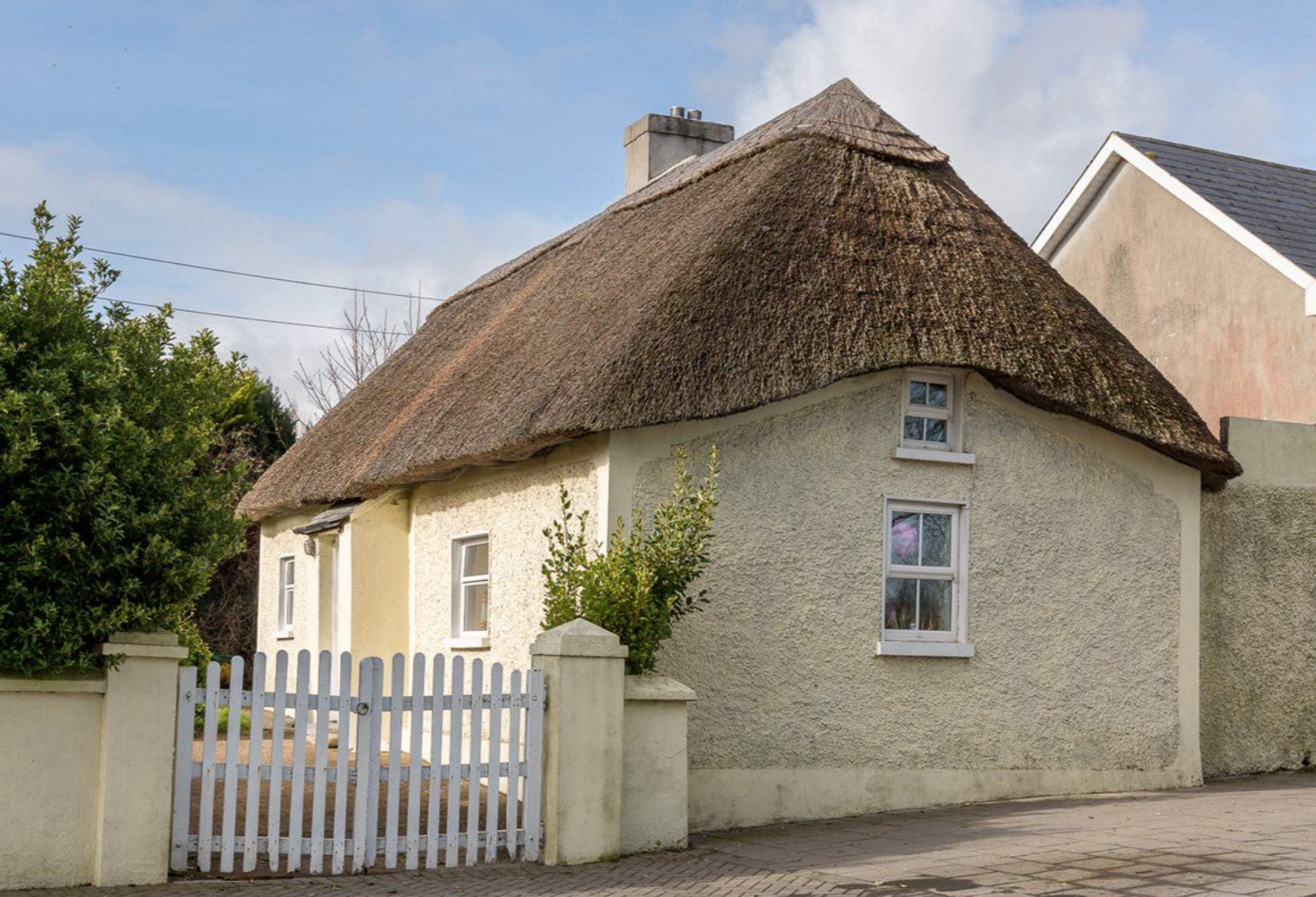 Own this gem of a thatched cottage in Ireland for less than $200k 