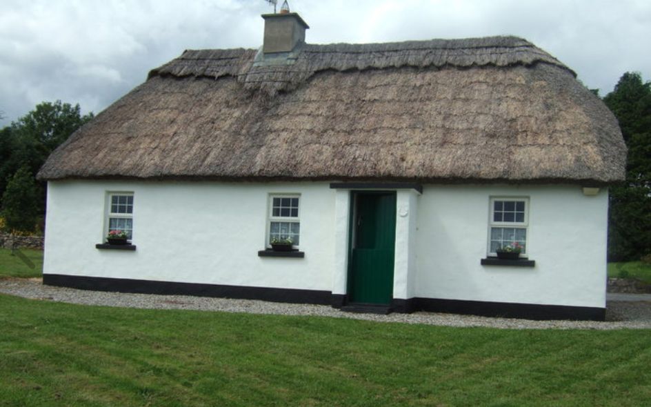 Traditional Irish thatched cottage for sale in Co. Clare