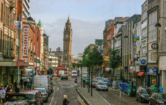 A street view of Belfast near the city center