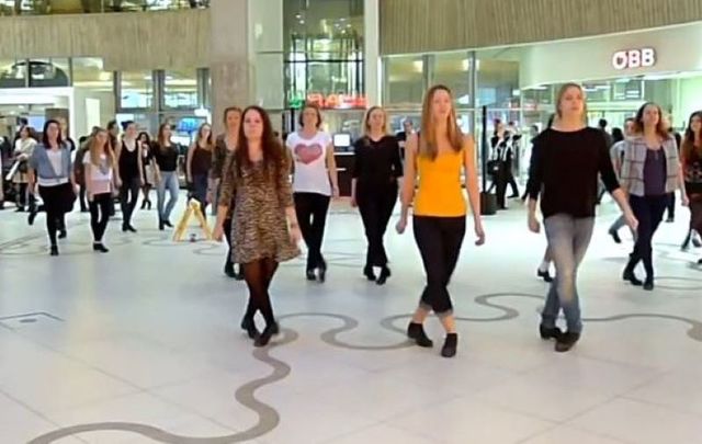 Austrian\'s take on the Irish dance flash mob