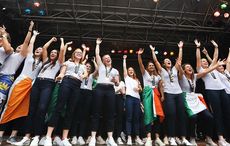 Mariah Carey LOVES the Irish women's hockey team singing All I Want for Christmas