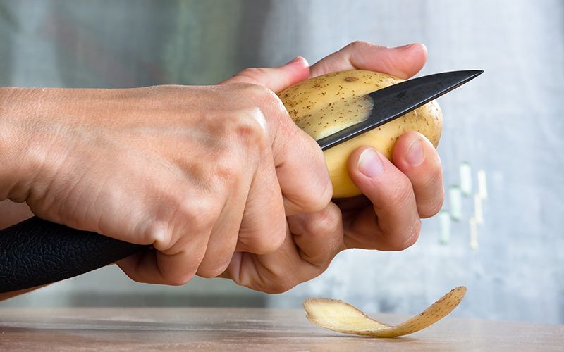 How to peel an Irish potato