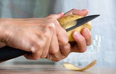 How to peel an Irish potato