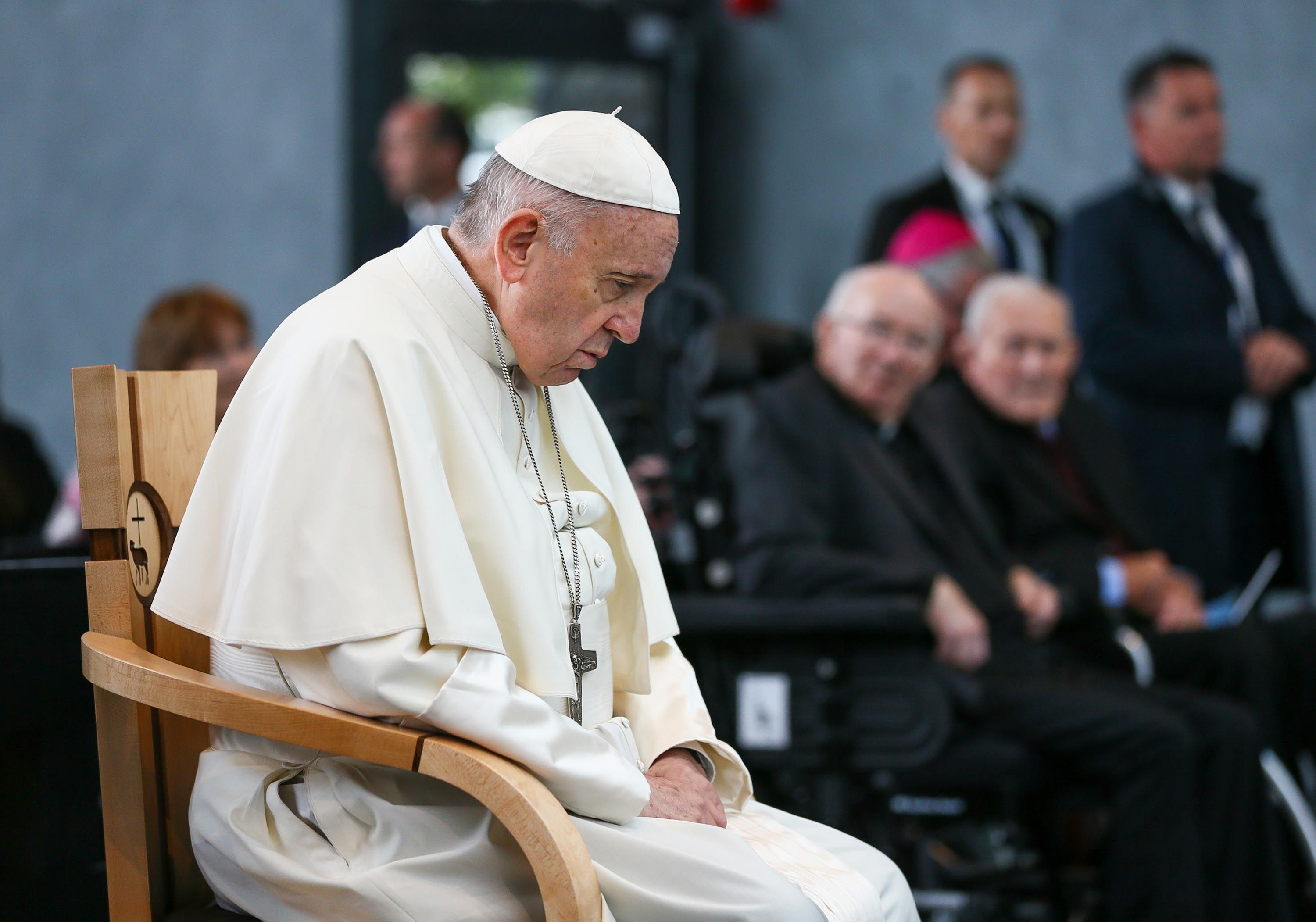 Vatican US official calls for Pope Francis’s resignation ahead of Phoenix Park Mass
