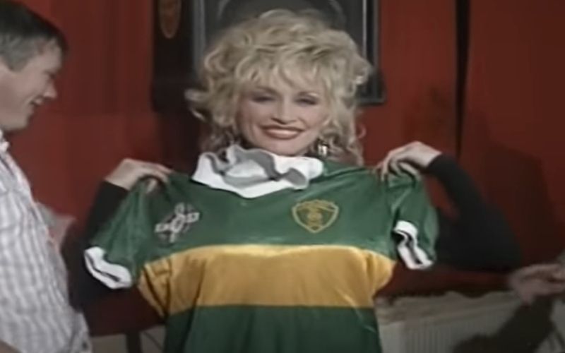 Dolly Parton at Páidí Ó Sé’s Pub in Dingle, Co Kerry Ireland