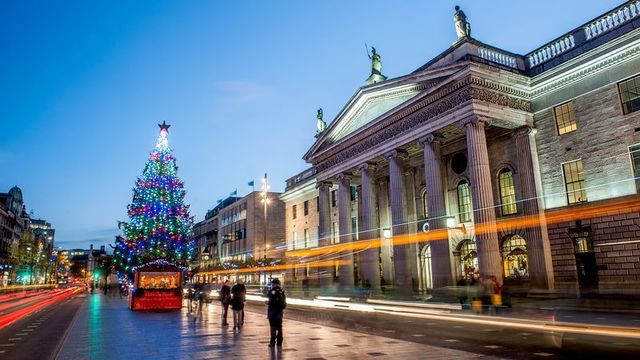 Dublin\'s O\'Connell Street at Christmas.