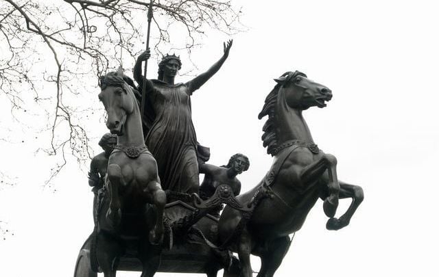 Statue of the queen Boadicea in London. 