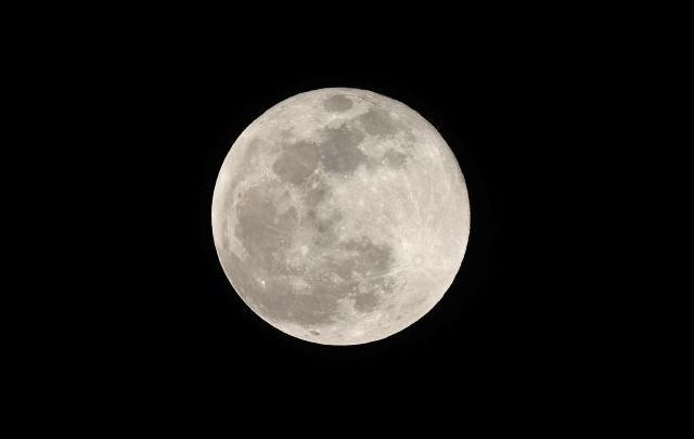 A Super Snow Moon will light up Irish skies tonight