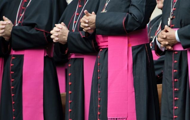 Vatican admits to guidelines for priests who father children ...