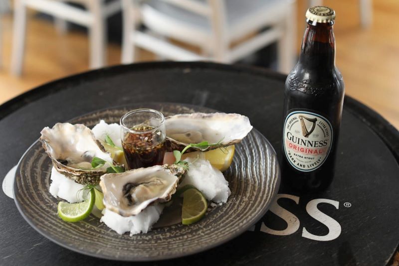 Why Guinness Extra Stout tastes so good with oysters