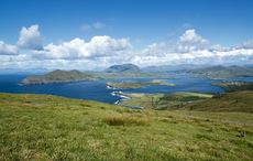 Irish man rescues American tourists after car plunges into sea in Co Kerry
