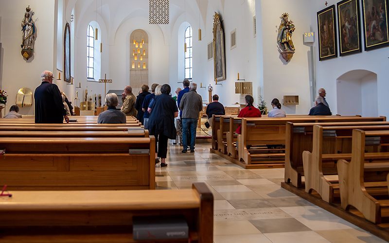 Elderly Irish woman robbed while attending Mass