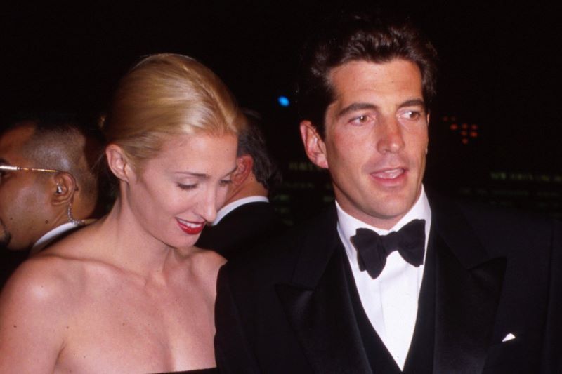JFK, Jr dressed as a woman to avoid the paparazzi, new book claims