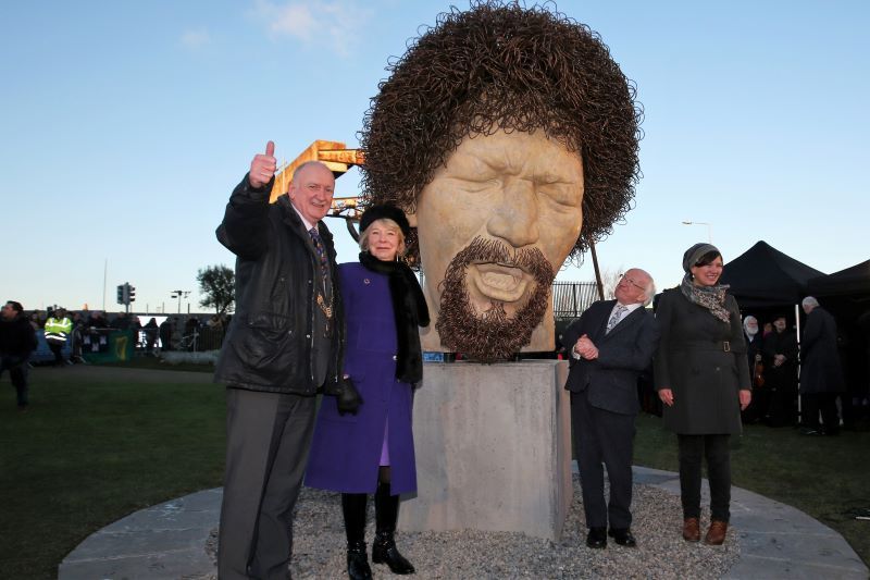 Luke Kelly statue in Dublin vandalized with black paint