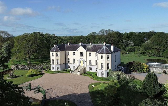 Roger Whittaker and his wife Natalie refurbished the Co Galway estate in the early 2000s.