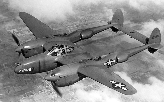 A Lockheed P-38 Lightning plane