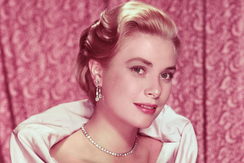 Grace Kelly's Cartier necklace worn by granddaughter at wedding