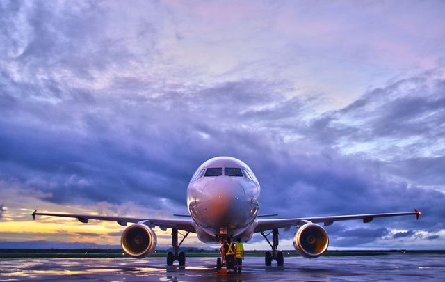 Airbus A220. 