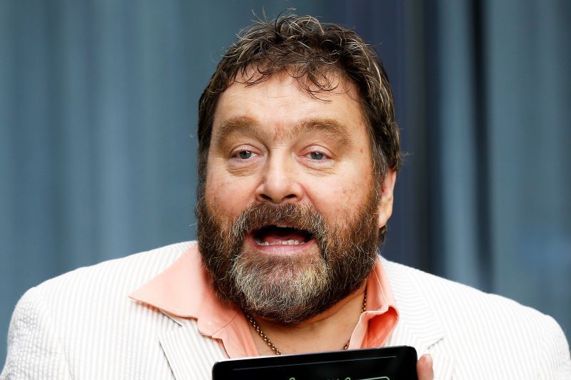 Brendan Grace mourned by hundreds at Dublin funeral