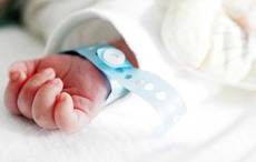 Woman visits Dublin ER with back pain, gives birth 20 min later