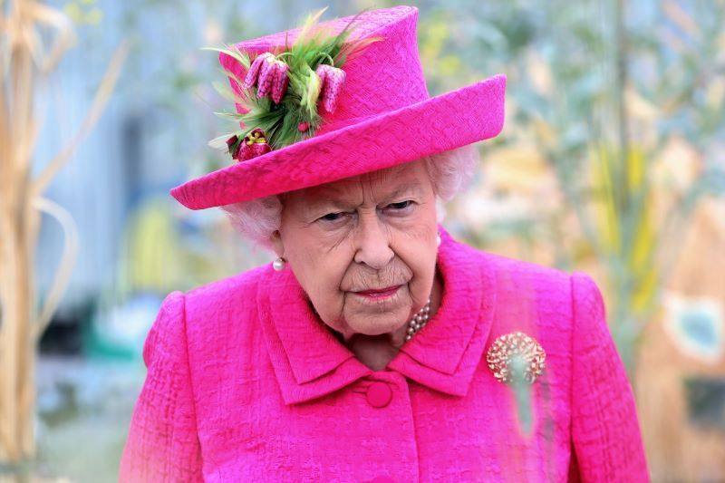 Stormont's Northern Ireland Office removes portraits of the Queen after employee “offended”