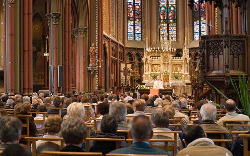Older people who attend Mass have better mental health, research shows