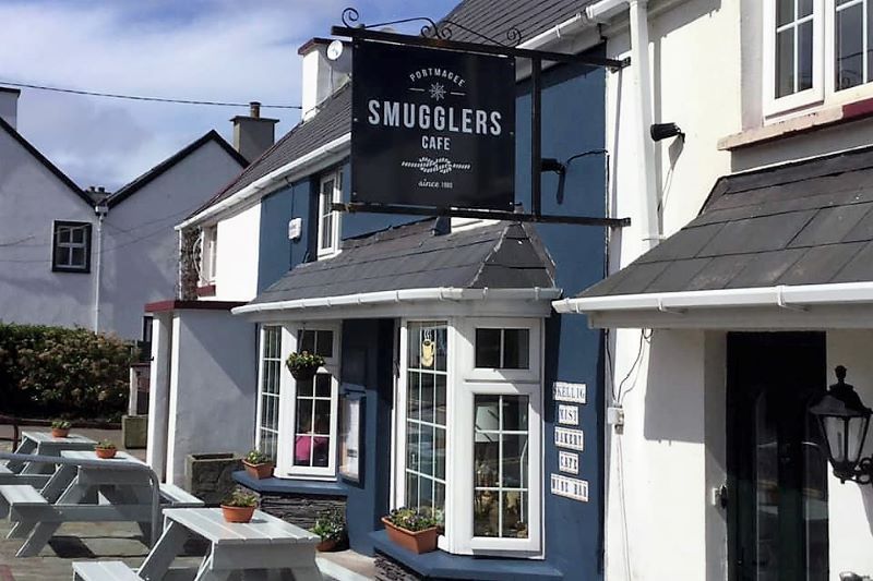 Co Kerry cafe successfully reunites Tasmanian tourist with his wallet