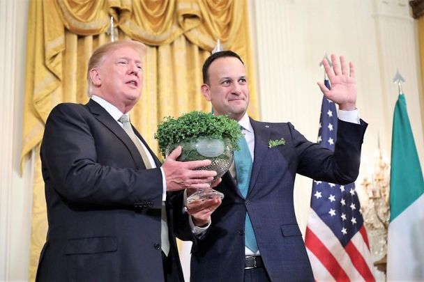 Presentation of the shamrock: Former leaders Donald Trump and Leo Varadkar at the White House for St. Patrick\'s Day