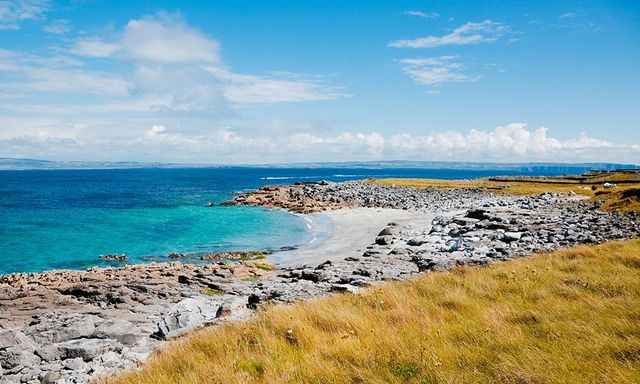Witness the beauty of Inis Oirr (Inisheer) island off the coast of Ireland in Galway Bay