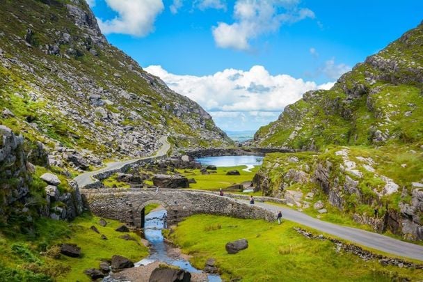 The Gap of Dunloe, one of the most picturesque and famous spots to visit in County Kerry!