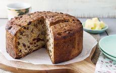 Delicious Irish Guinness porter cake recipe