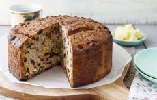 Delicious Irish Guinness porter cake recipe