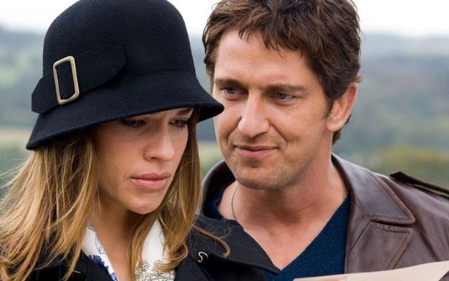 Hillary Swank and Gerard Butler in \"PS, I love you\": Stick to you Scottish accent, thank you!